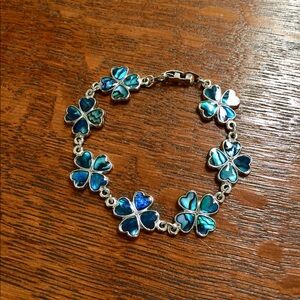 Four leaf clover shell bracelet